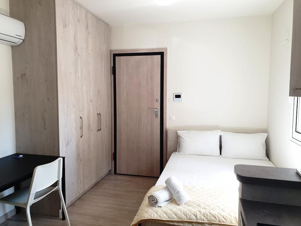 Elvita Apartments 3
