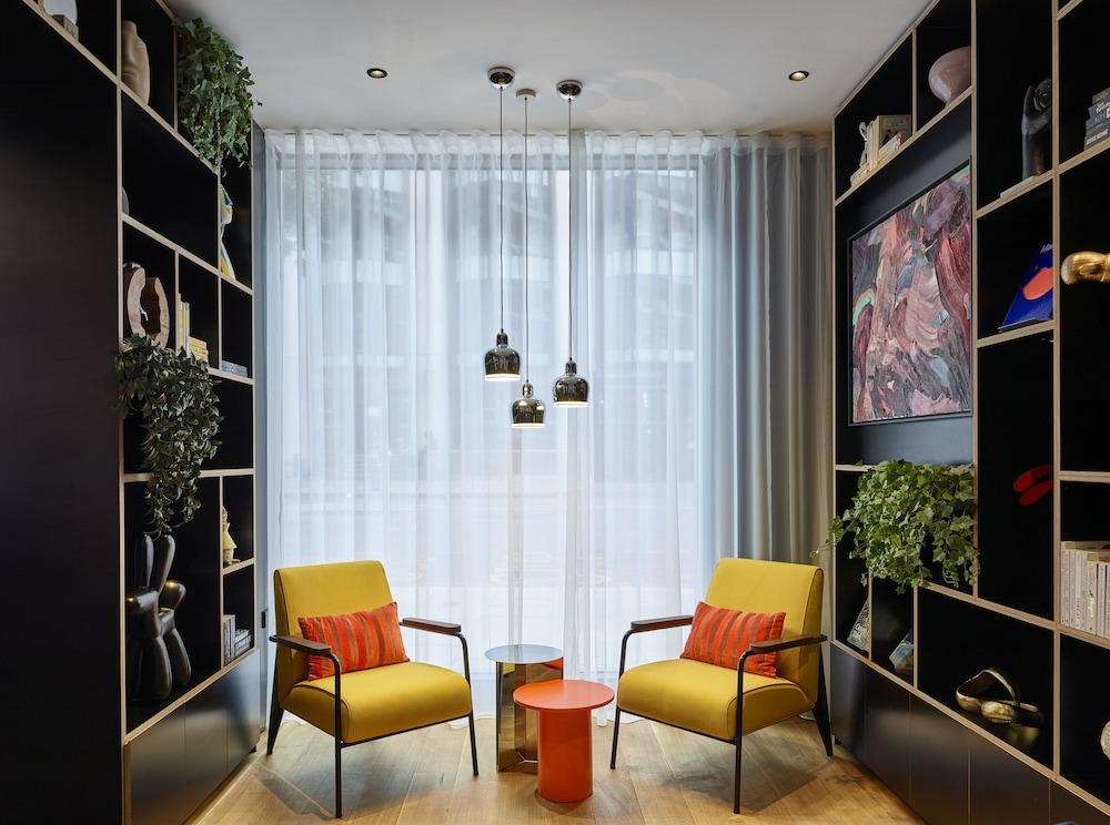 CitizenM London Victoria Station