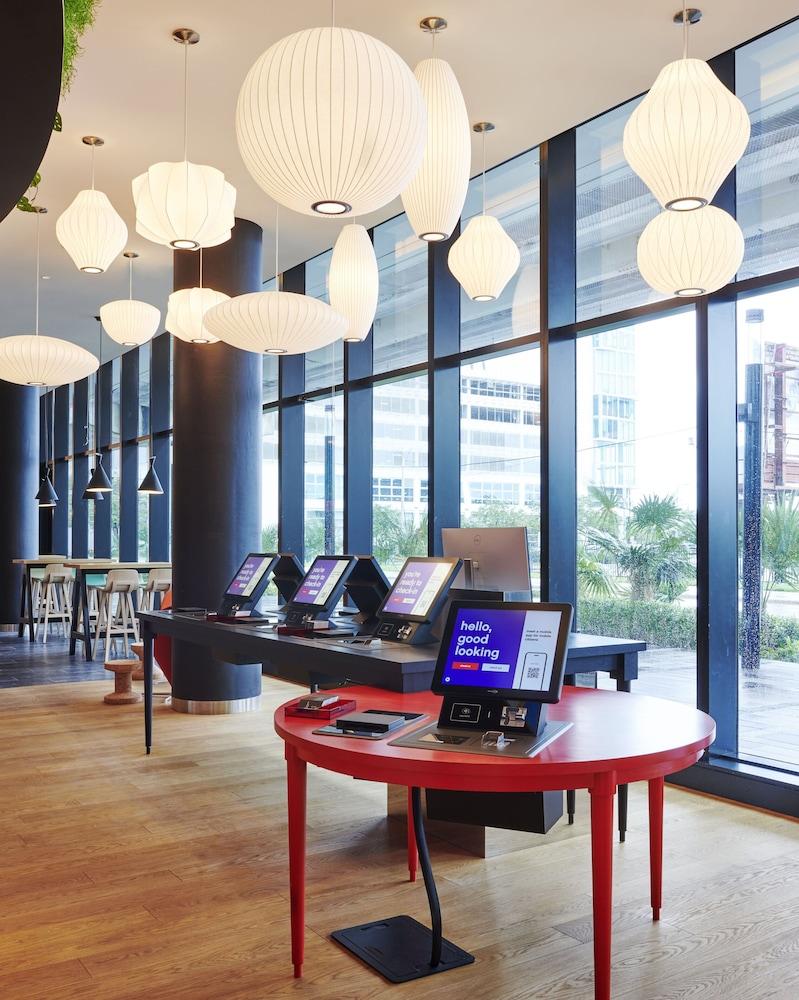 citizenM Miami World Center