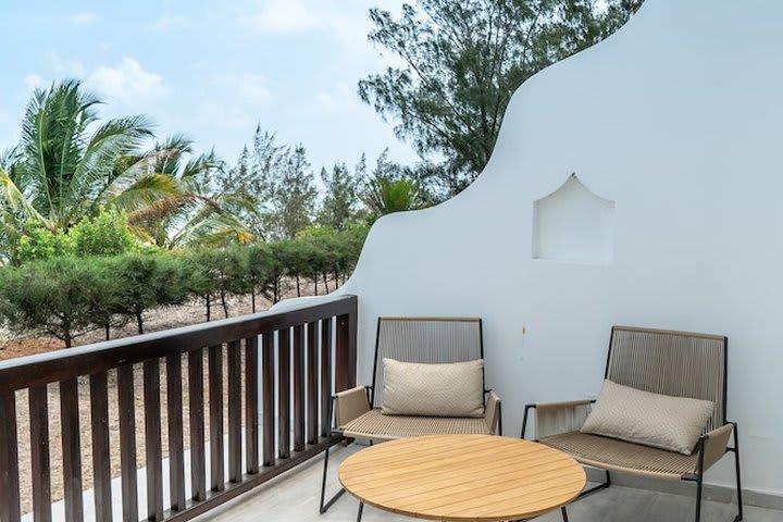 Le Mersenne Zanzibar, Autograph Collection