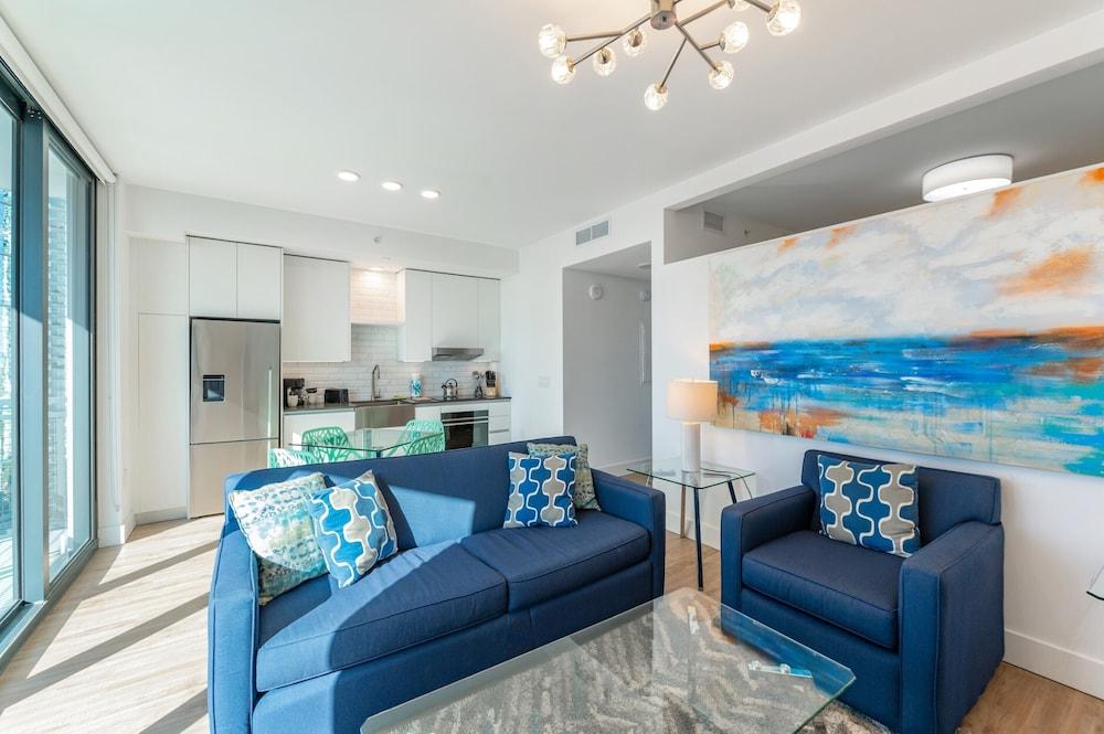 Caoba by Global Luxury Suites