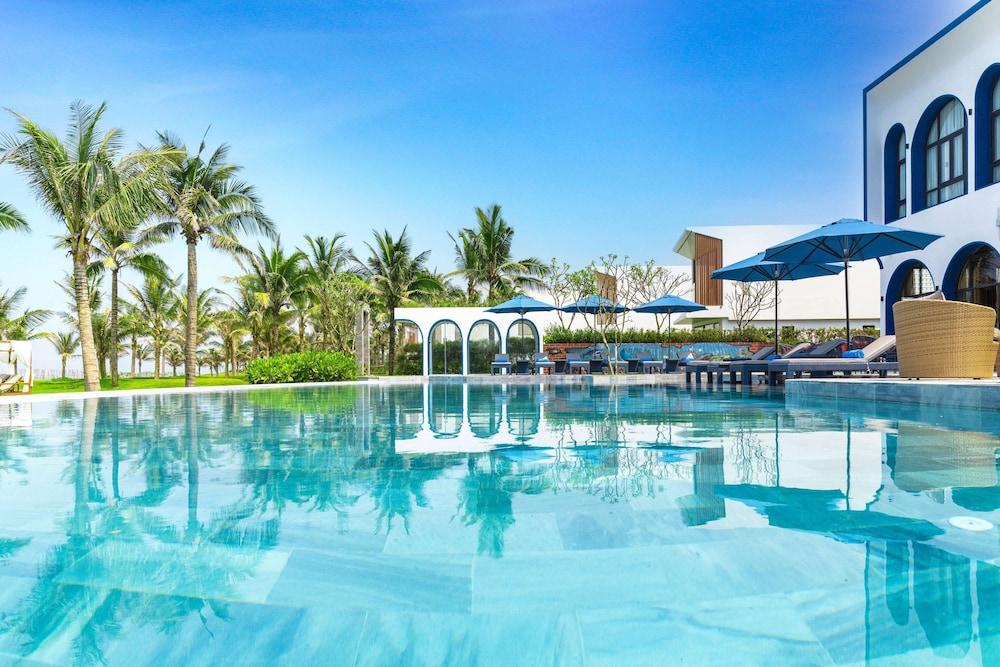 Wyndham Hoi An Royal Beachfront Resort