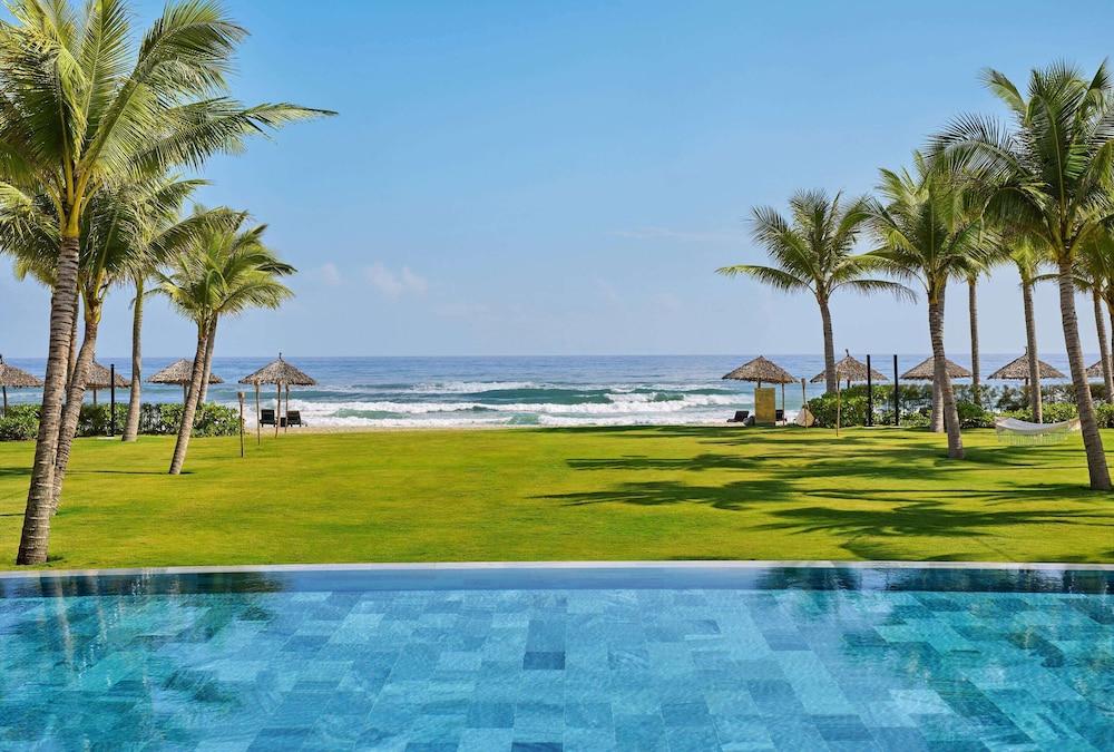 Wyndham Hoi An Royal Beachfront Resort