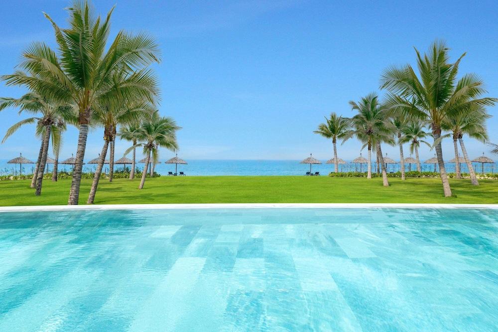 Wyndham Hoi An Royal Beachfront Resort