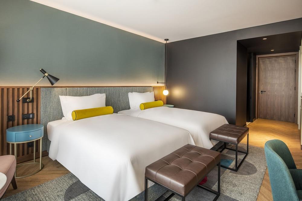 Renaissance Porto Lapa Hotel