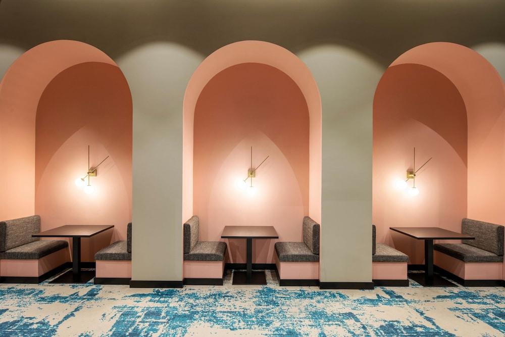 Renaissance Porto Lapa Hotel