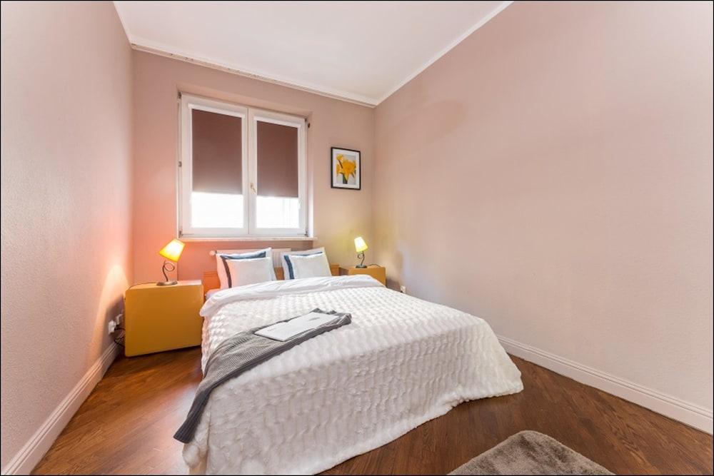 P&O Apartments Center
