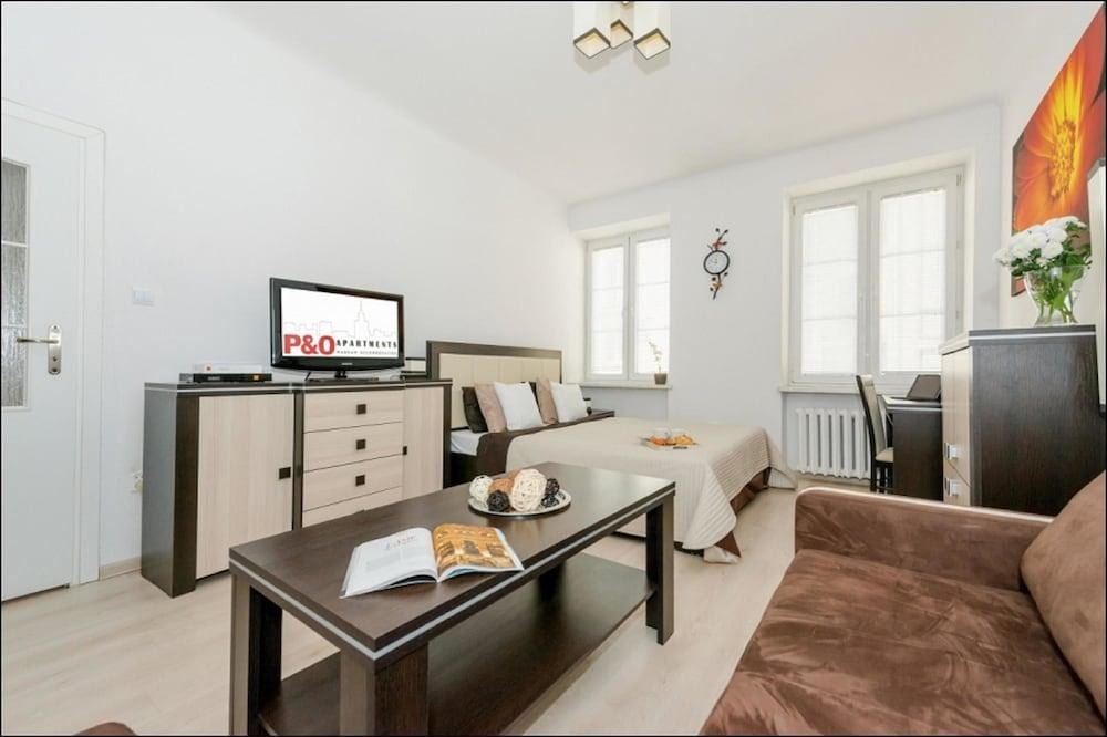 P&O Apartments Center