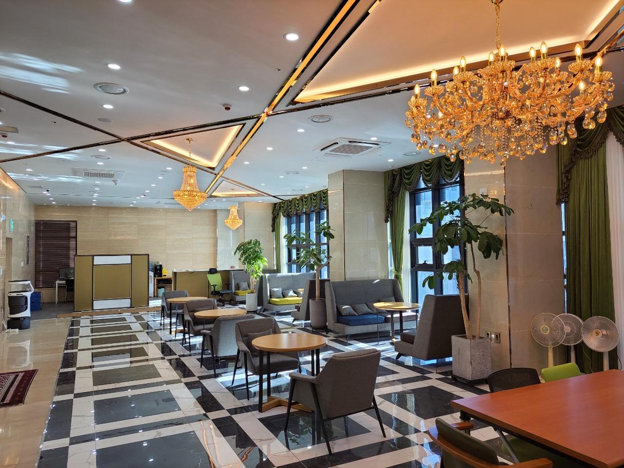 Griffin Bay Hotel
