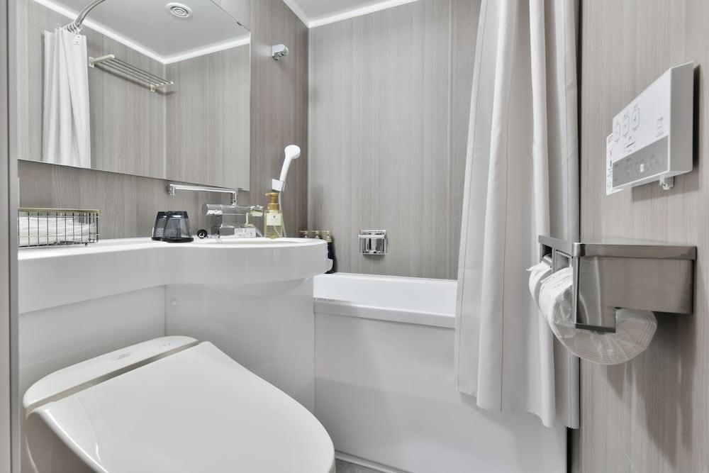 Vessel Inn Keisei Tsudanuma Ekimae