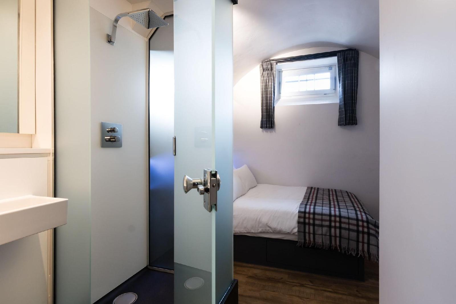 Code Pod Hostels - The Court