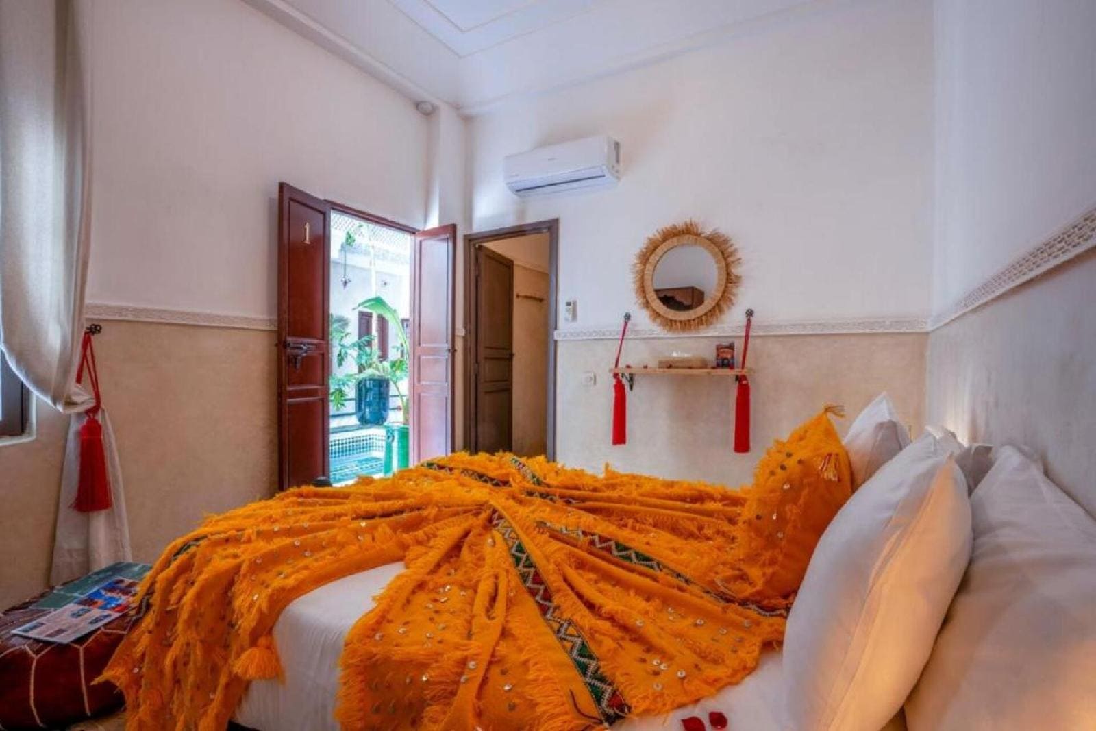 Riad Les Dunes And Spa