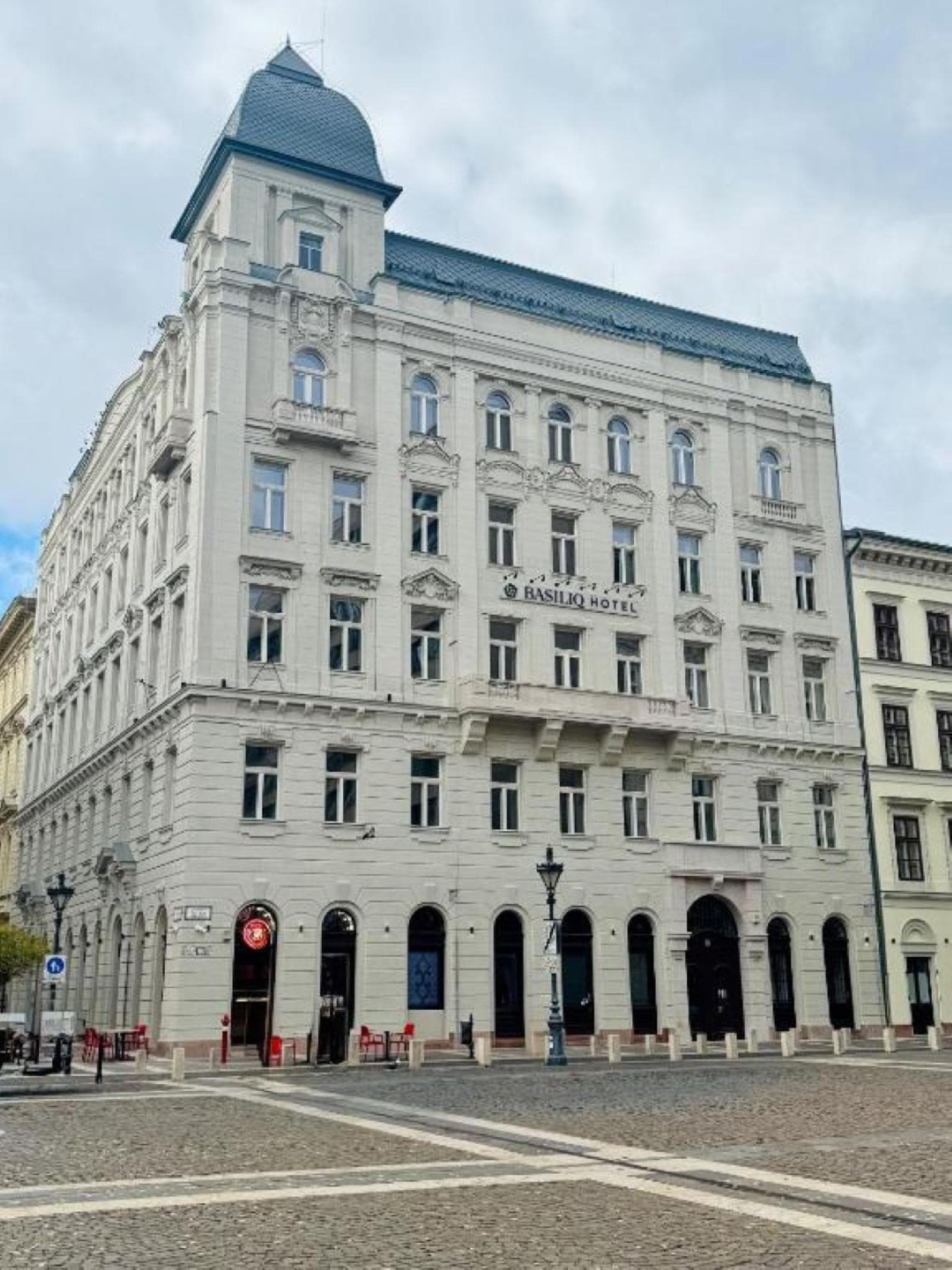 Basiliq Hotel
