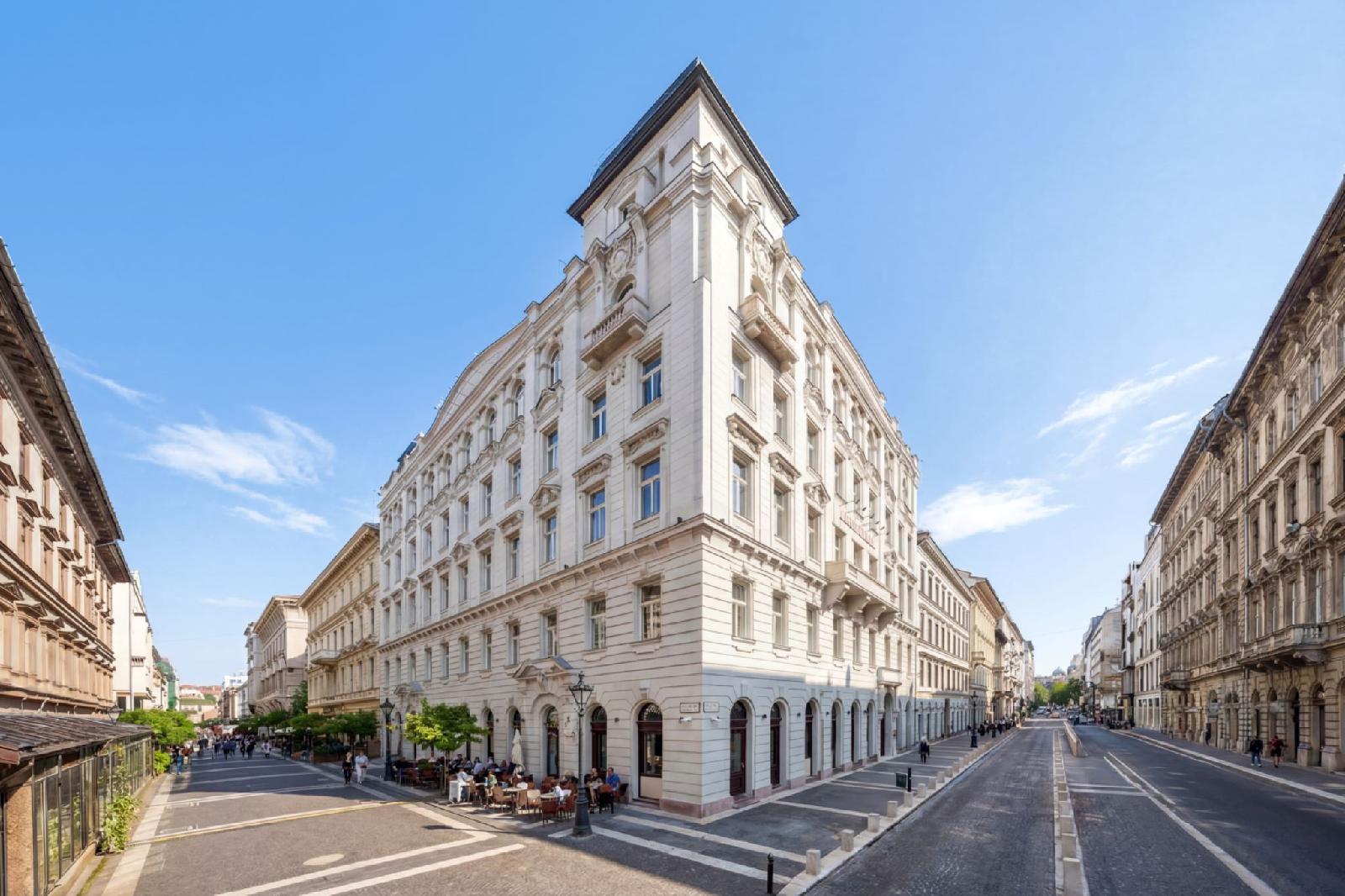 Basiliq Hotel