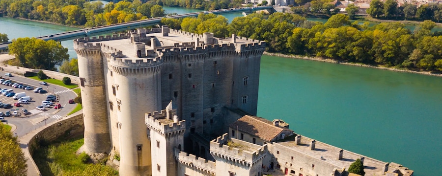 Cruceros por Tarascon (Francia) Cruceros por Tarascon (Francia)