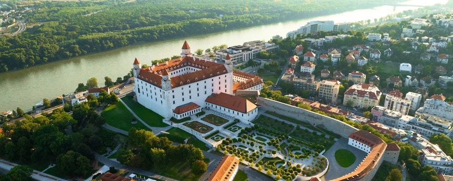 Cruceros fluviales por Bratislava, Eslovaquia Cruceros fluviales por Bratislava, Eslovaquia