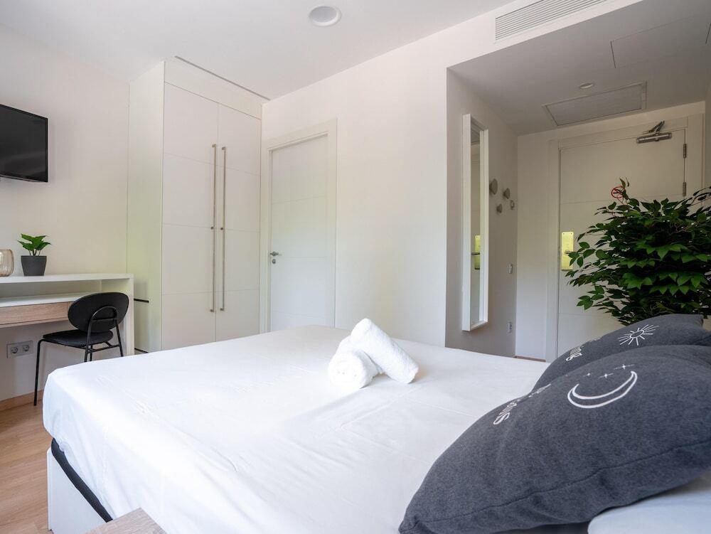 Limehome Barcelona Carrer De Fontcoberta