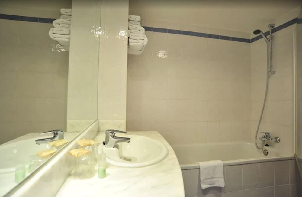 Travelodge Madrid Alcala de Henares