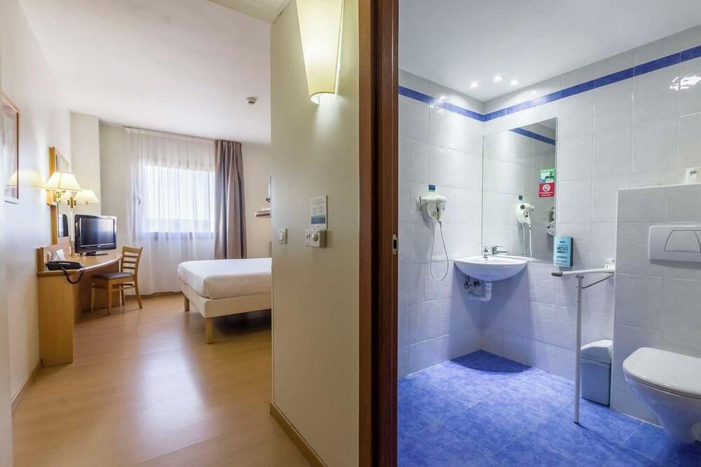 Travelodge Madrid Alcala de Henares
