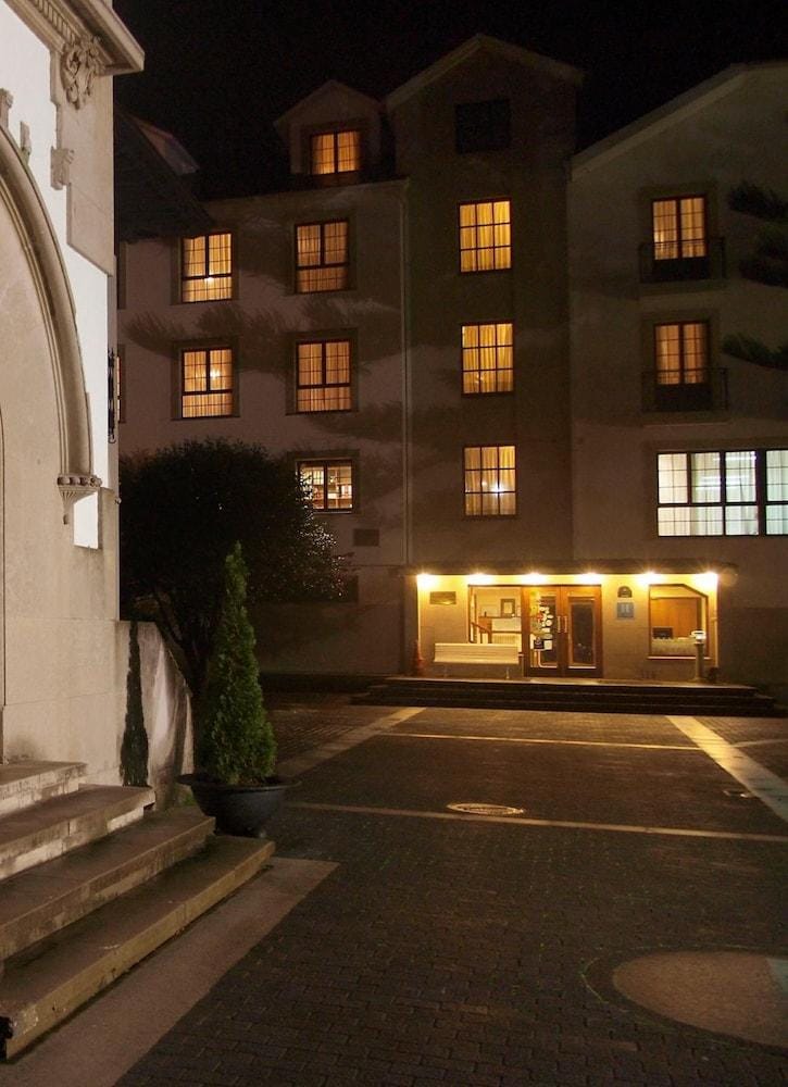 Palacio Arias & Hotel y Apartamentos Arias