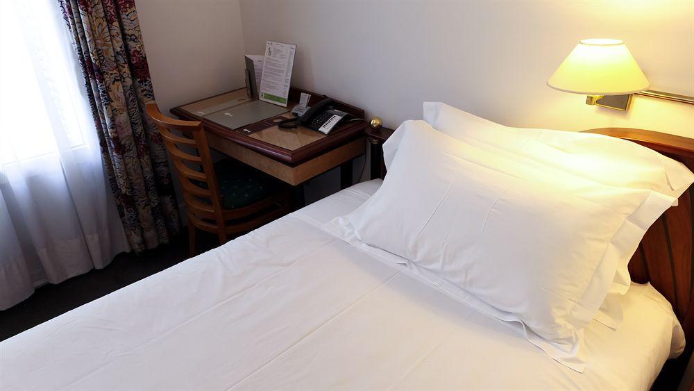 B4 Grand Hotel Lyon