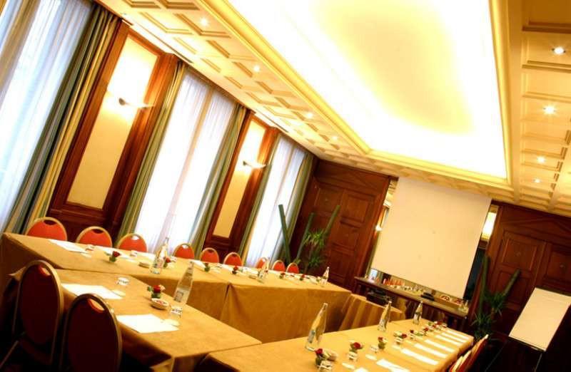 B4 Grand Hotel Lyon