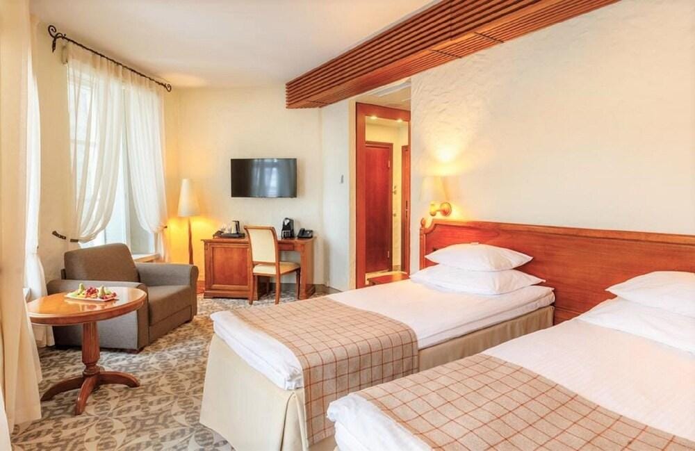 Rixwell Collection Savoy Boutique Hotel