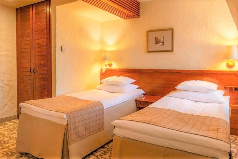 Rixwell Collection Savoy Boutique Hotel