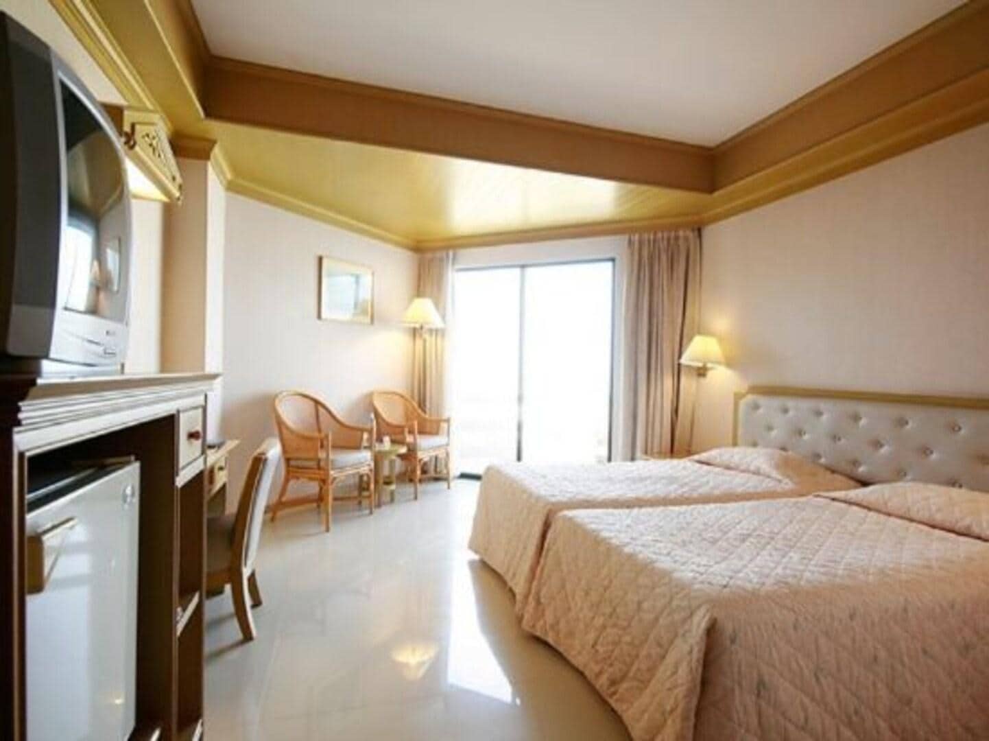 City Beach Resort