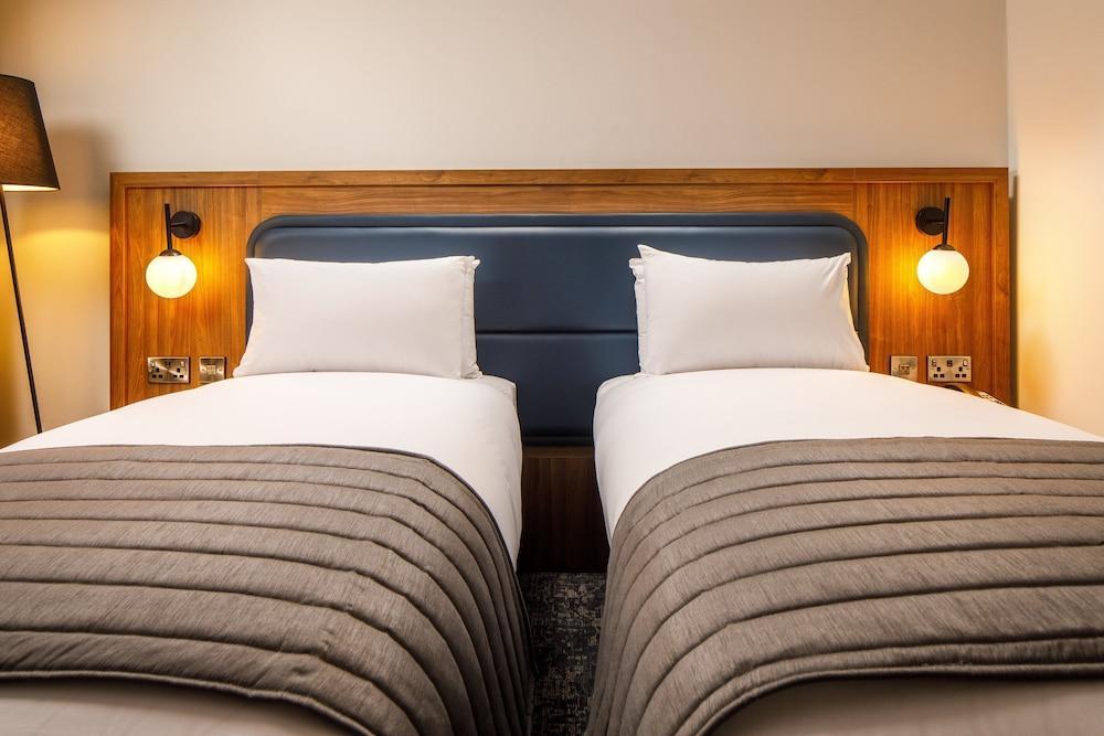 Crowne Plaza Manchester Airport