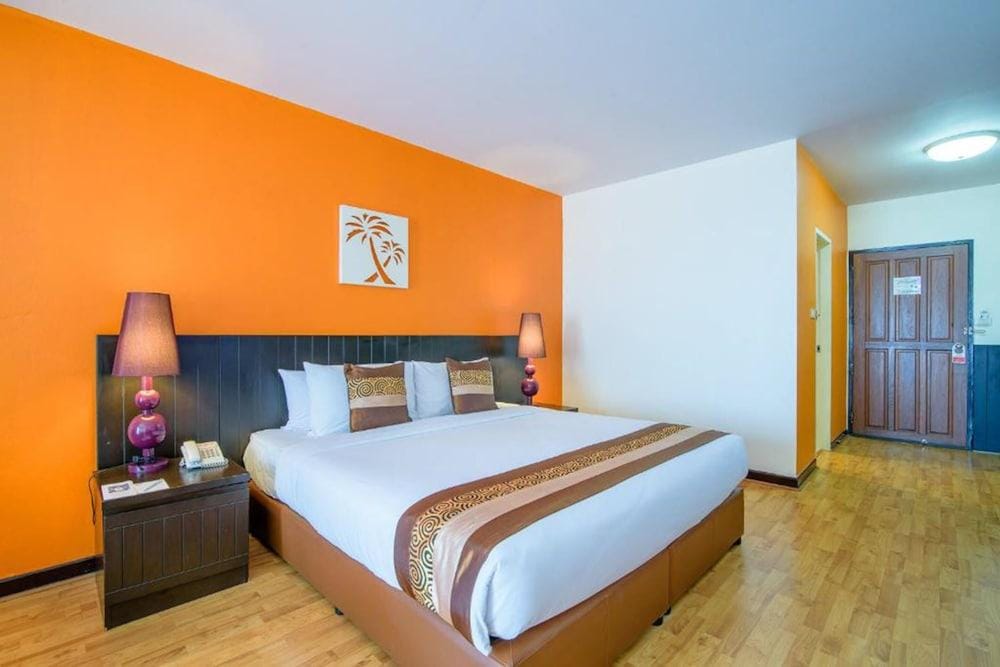 Golden Beach Cha Am Hotel