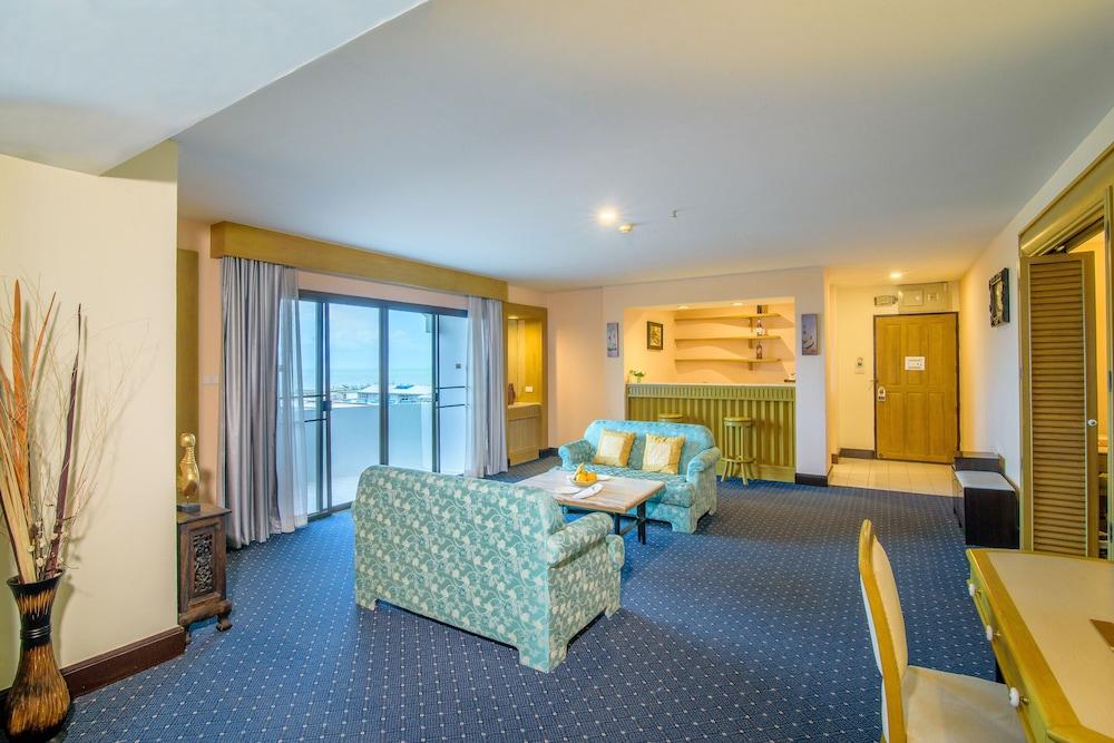 Golden Beach Cha Am Hotel