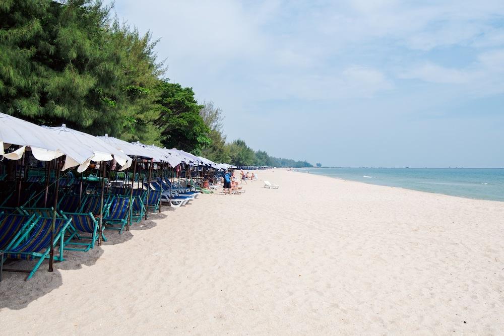 Golden Beach Cha Am Hotel