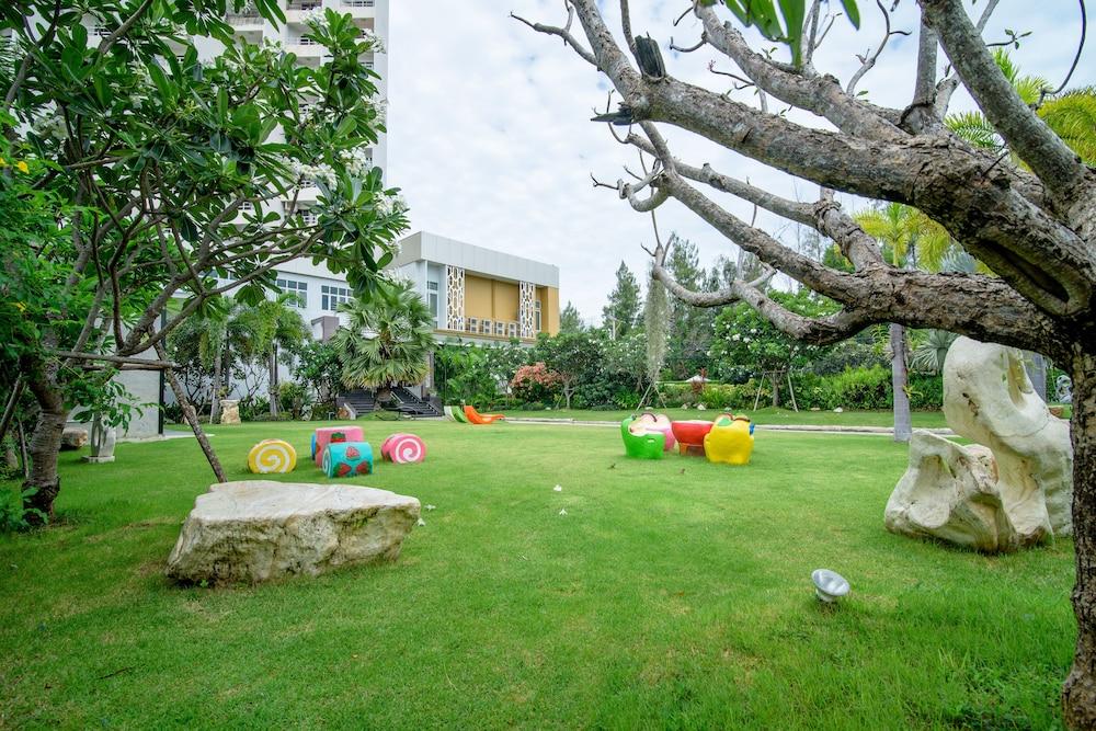 Golden Beach Cha Am Hotel