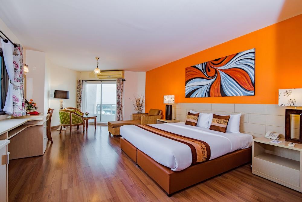 Golden Beach Cha Am Hotel