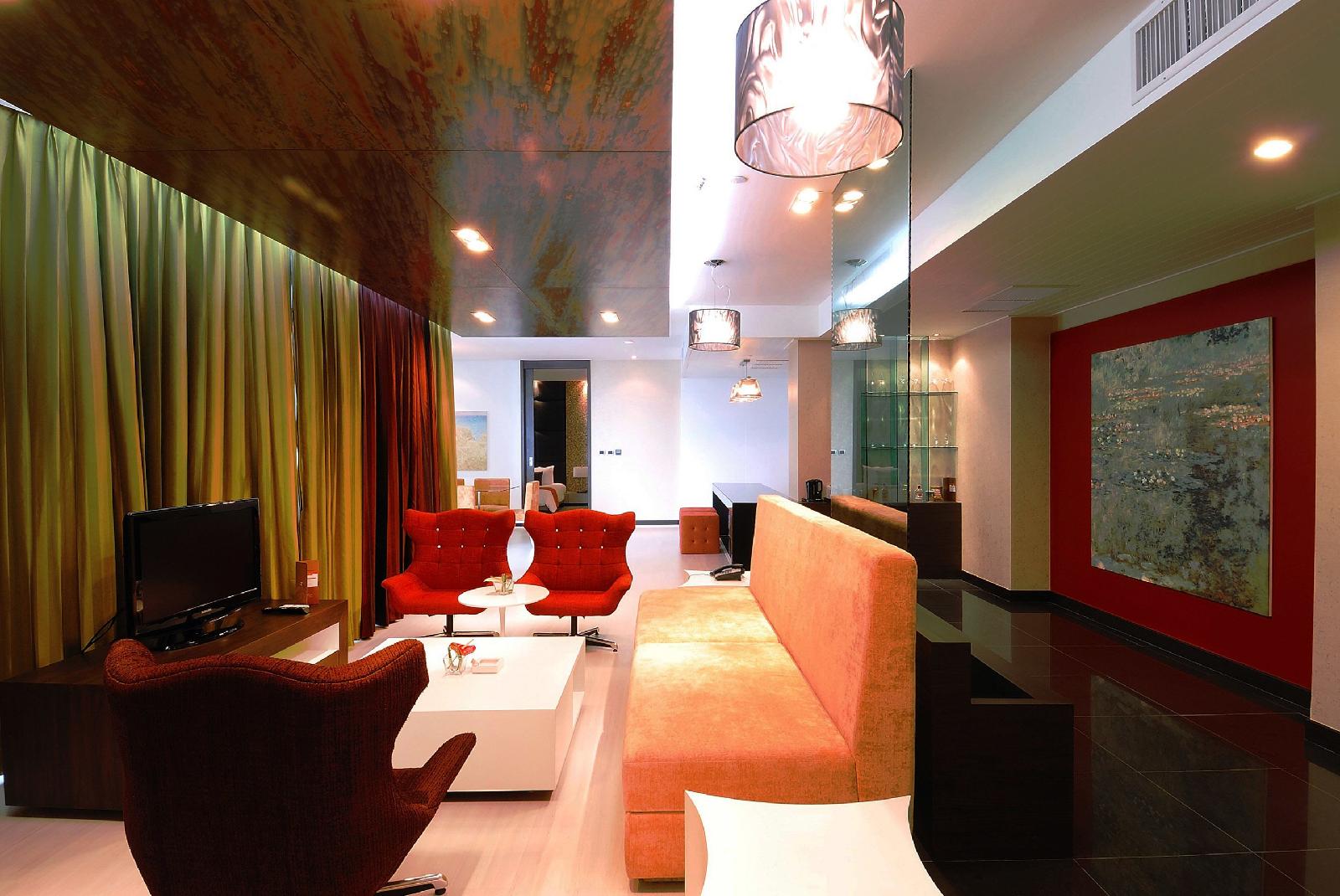 The Zign Hotel & Villa