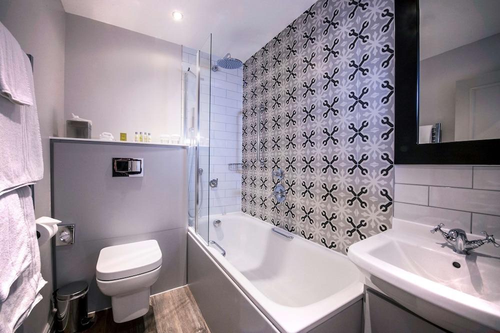 DoubleTree by Hilton Cheltenham