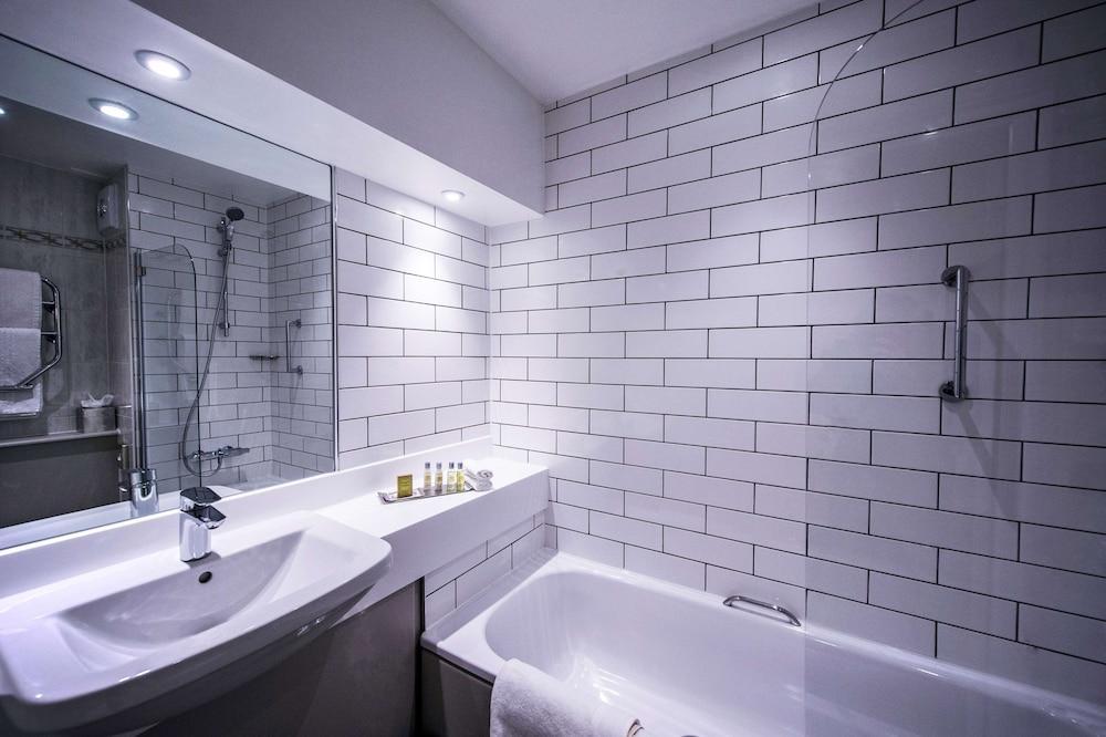 DoubleTree by Hilton Cheltenham