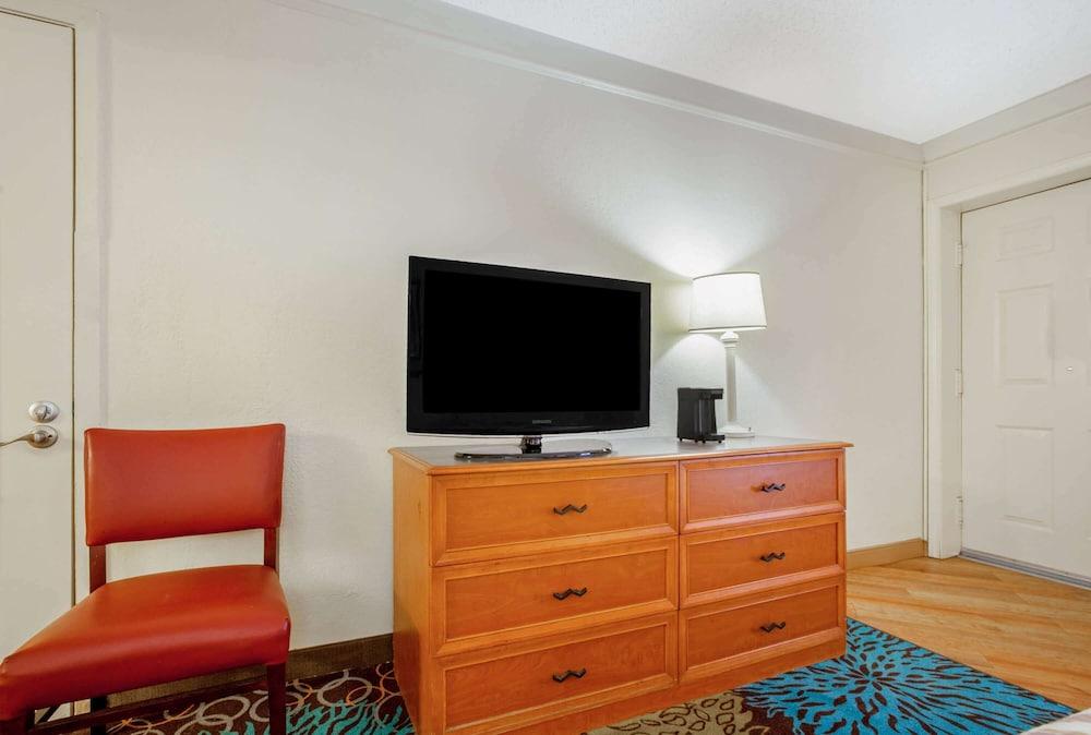 La Quinta Inn & Suites Houston Greenway Plaza Medical Area