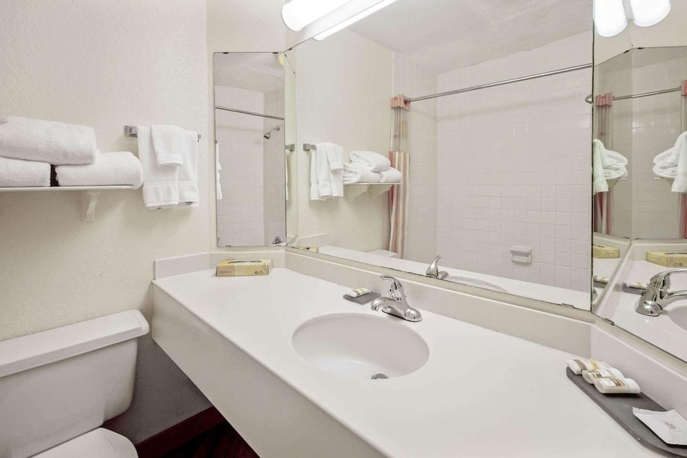 La Quinta Inn & Suites Houston Greenway Plaza Medical Area