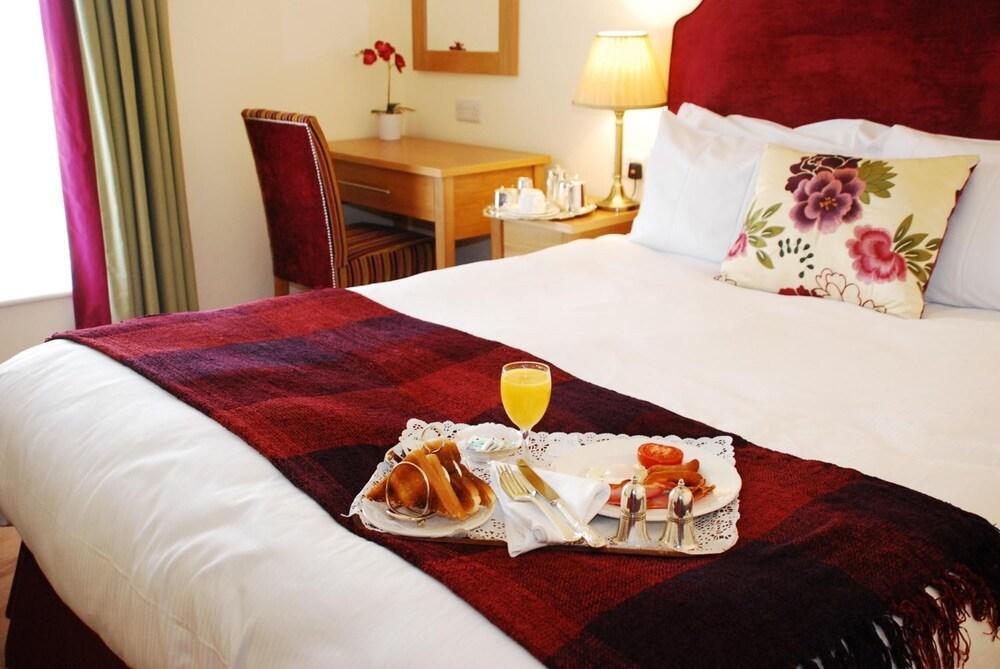 Casey's Hotel