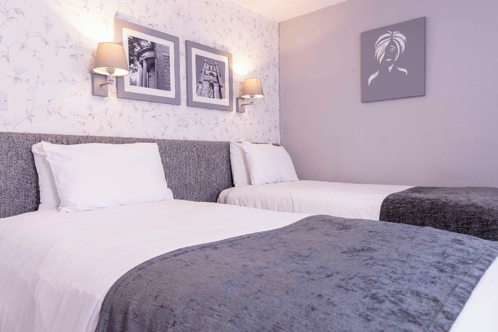 Cromwell Lodge Hotel