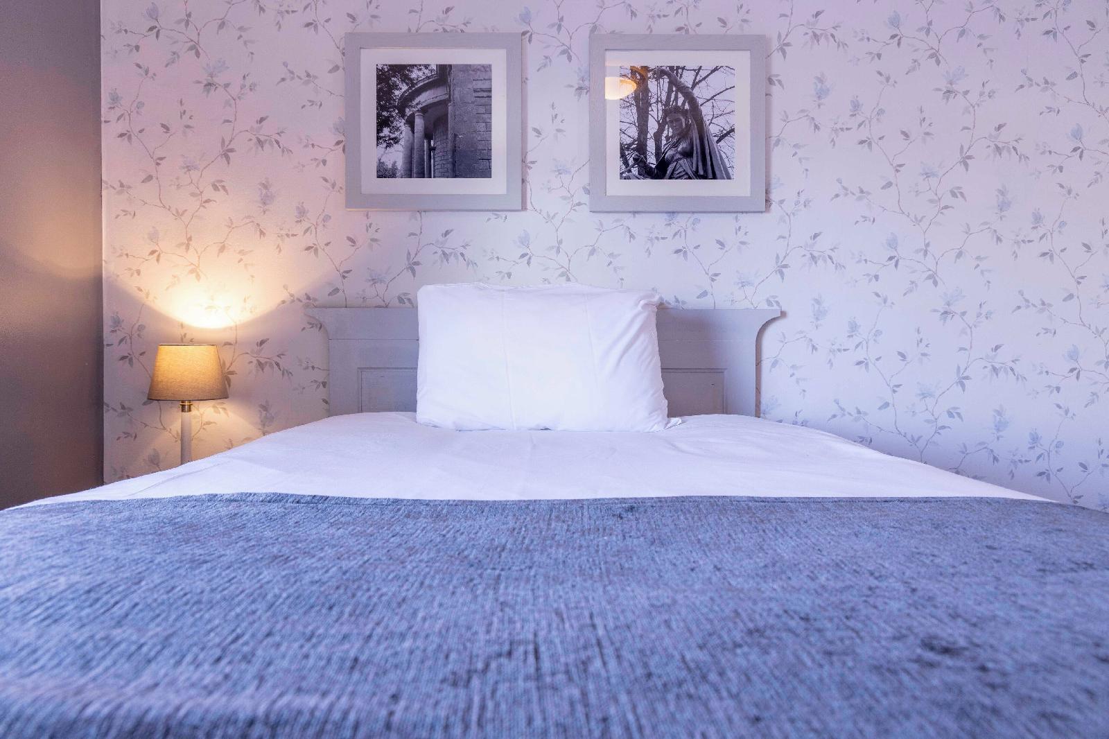 Cromwell Lodge Hotel