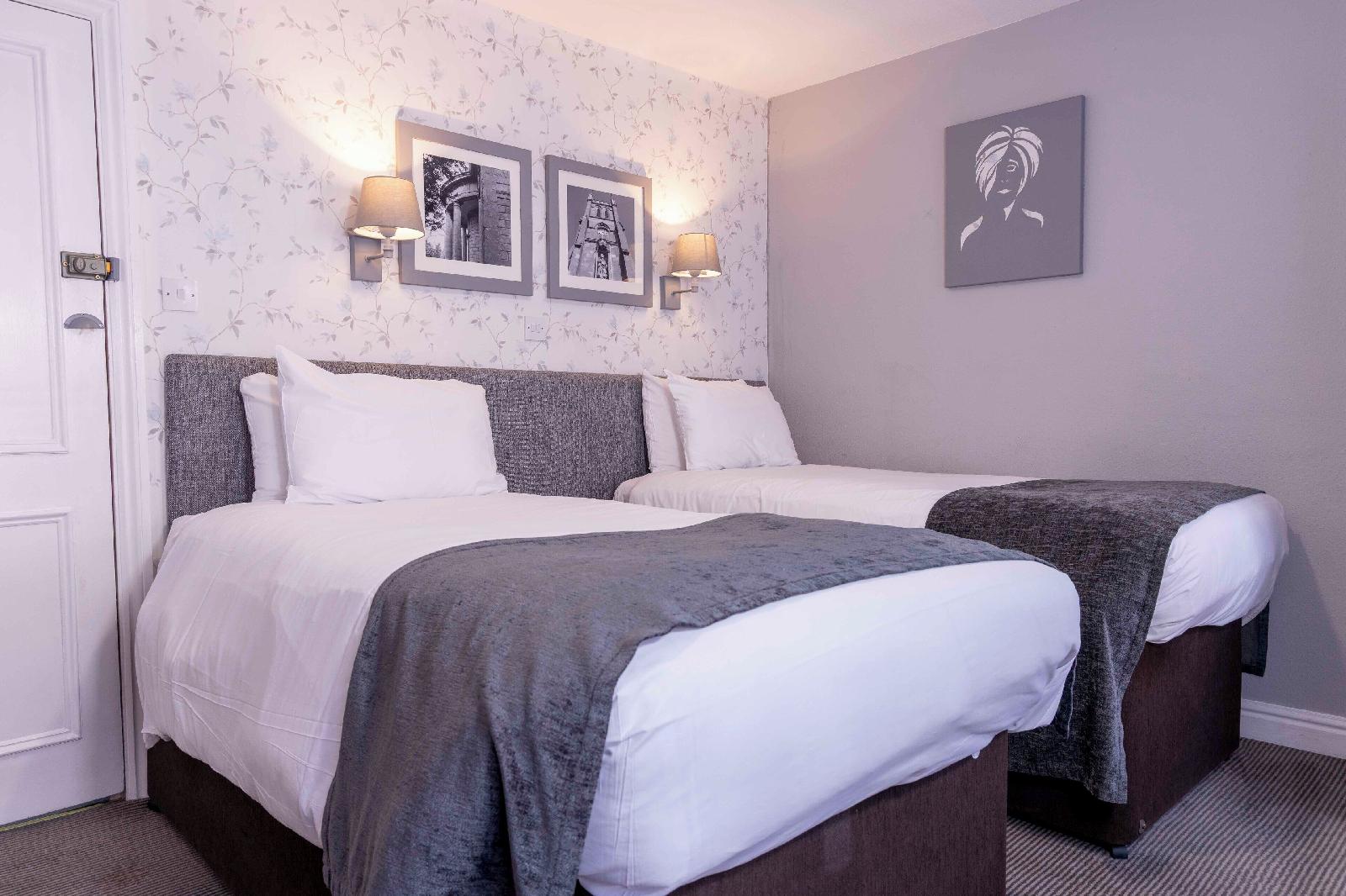 Cromwell Lodge Hotel
