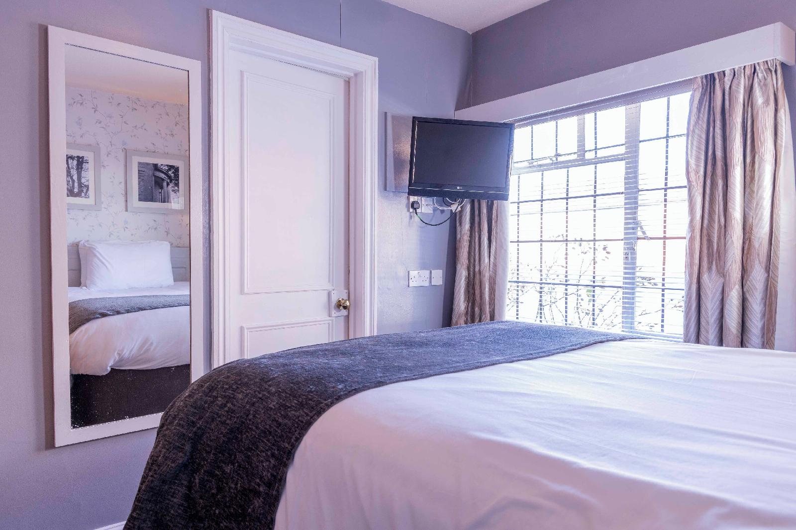 Cromwell Lodge Hotel