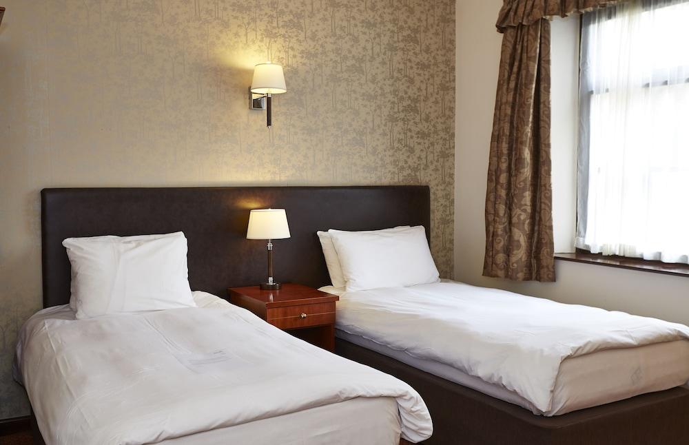 Hunter's Hall Hotel