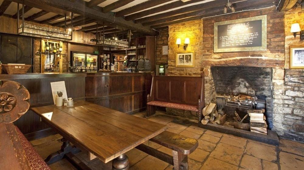 Hunter's Hall Hotel