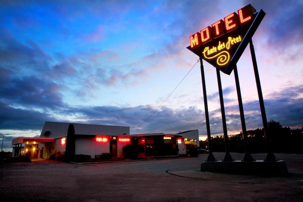 Chute des Peres Motel