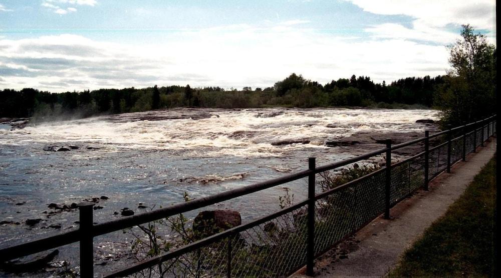 Chute des Peres Motel