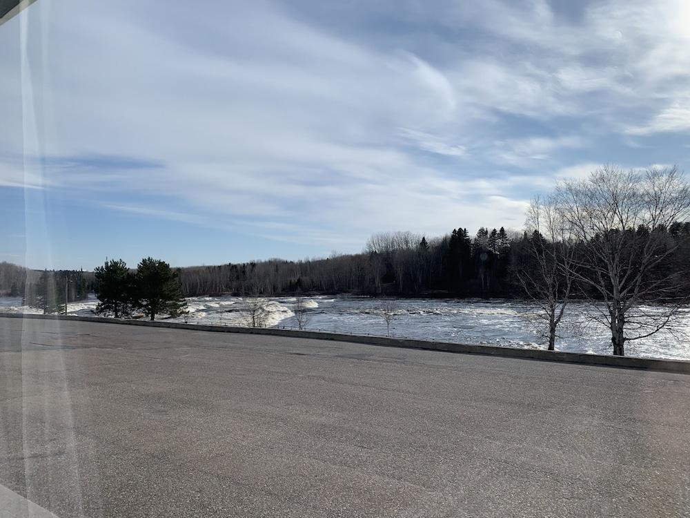 Chute des Peres Motel